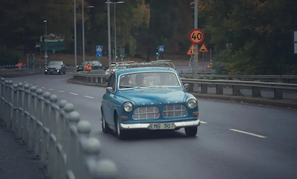 Le plus grand programme de réfection des routes du pays est mis en œuvre selon un plan coordonné.