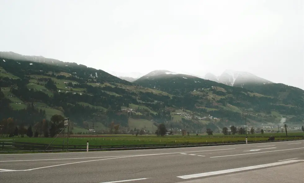 Particularitățile rețelei de autostrăzi din Austria și achiziționarea vinietei