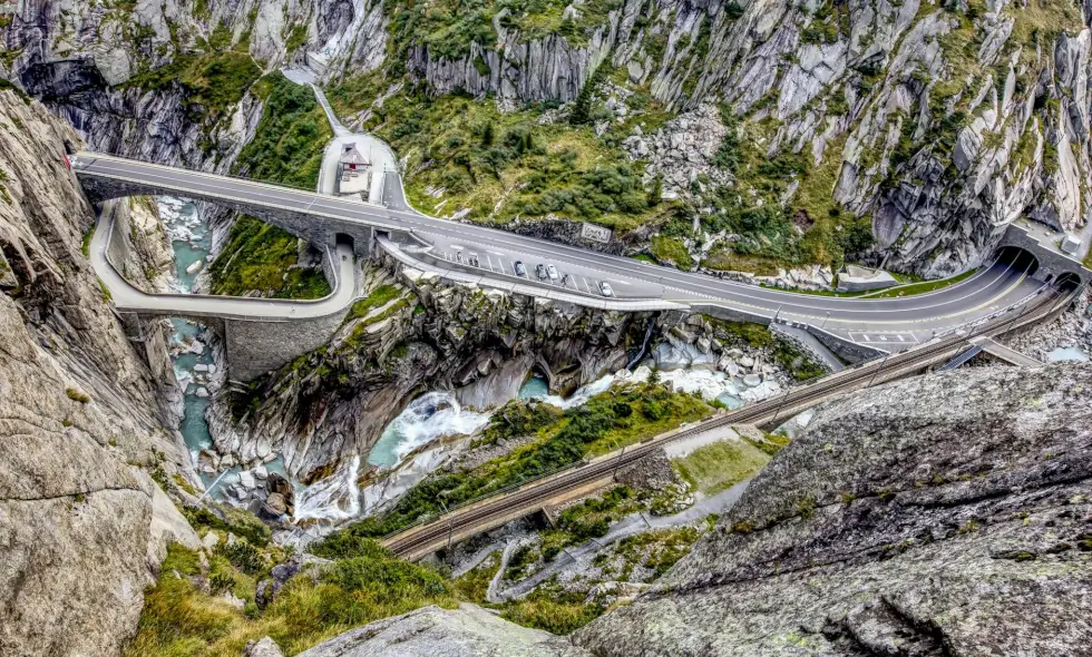 İsviçre'nin otoyol sistemi ve 2025 vinyeti