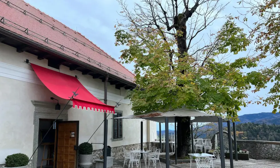 Putovanja automobilom kroz Sloveniju: znamenitosti uz mrežu autoputeva i vinjeta